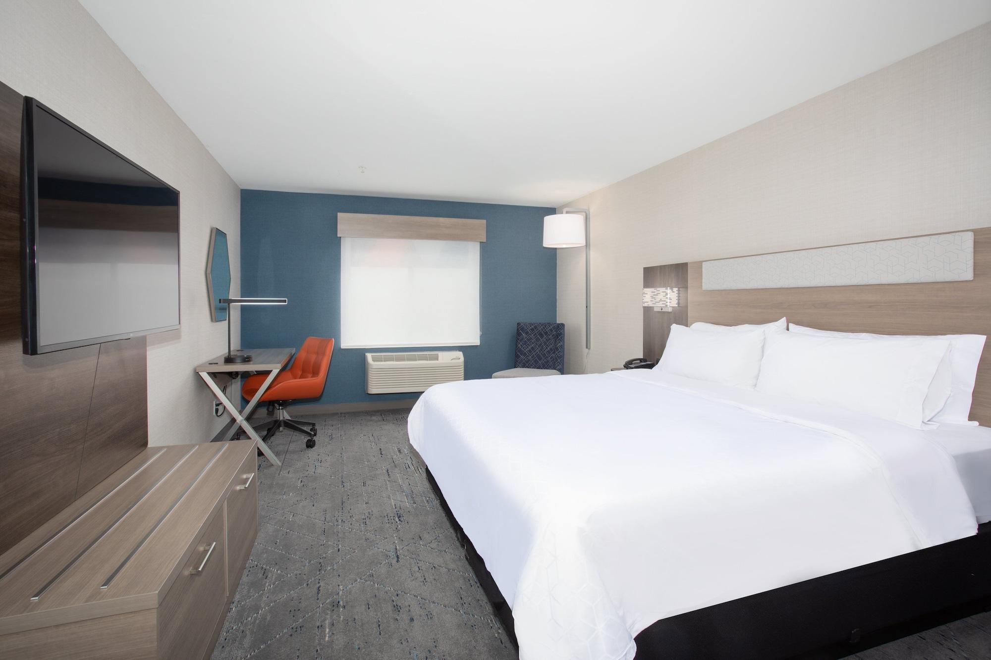 Express & By Ihg
