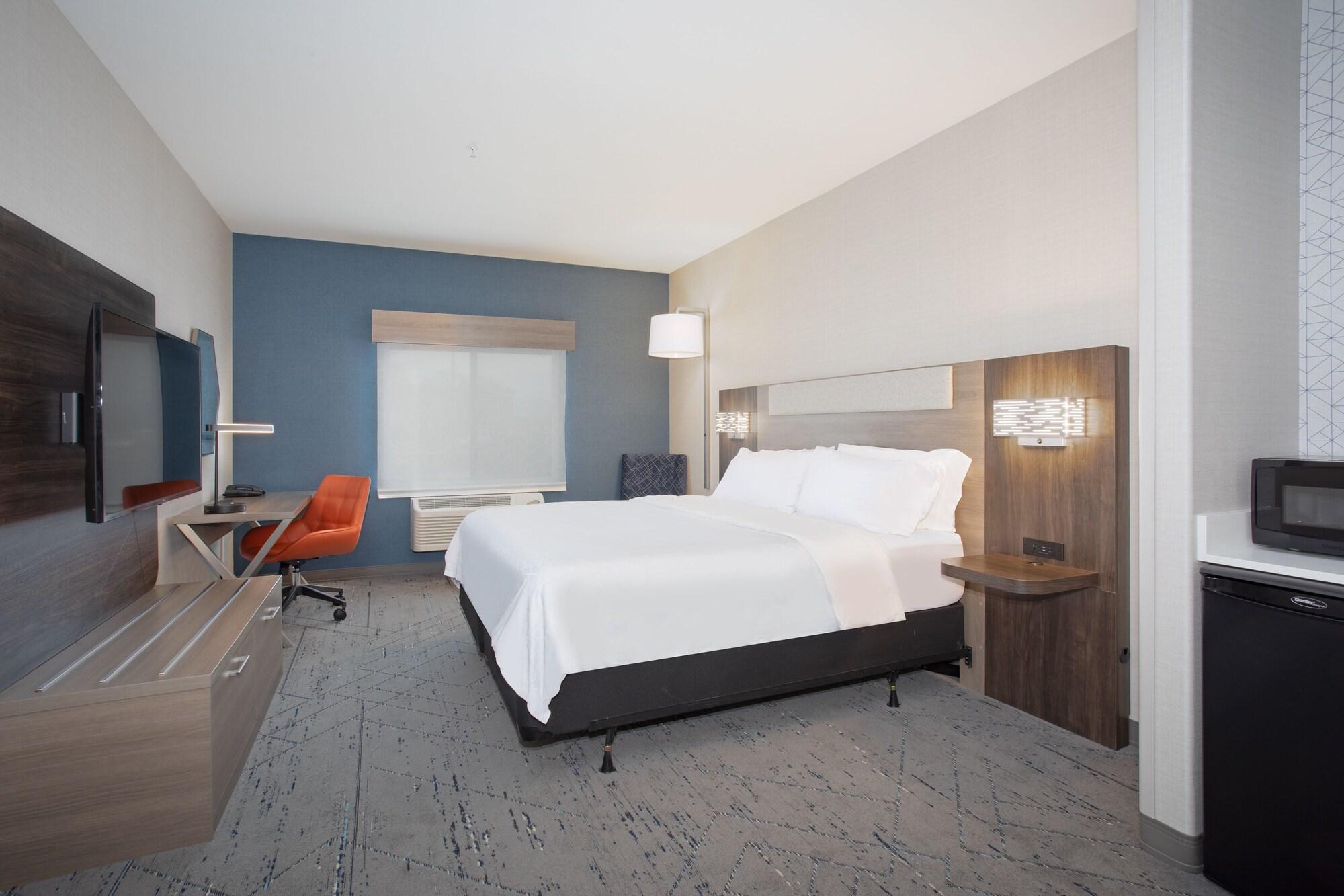 Express & By Ihg 3*