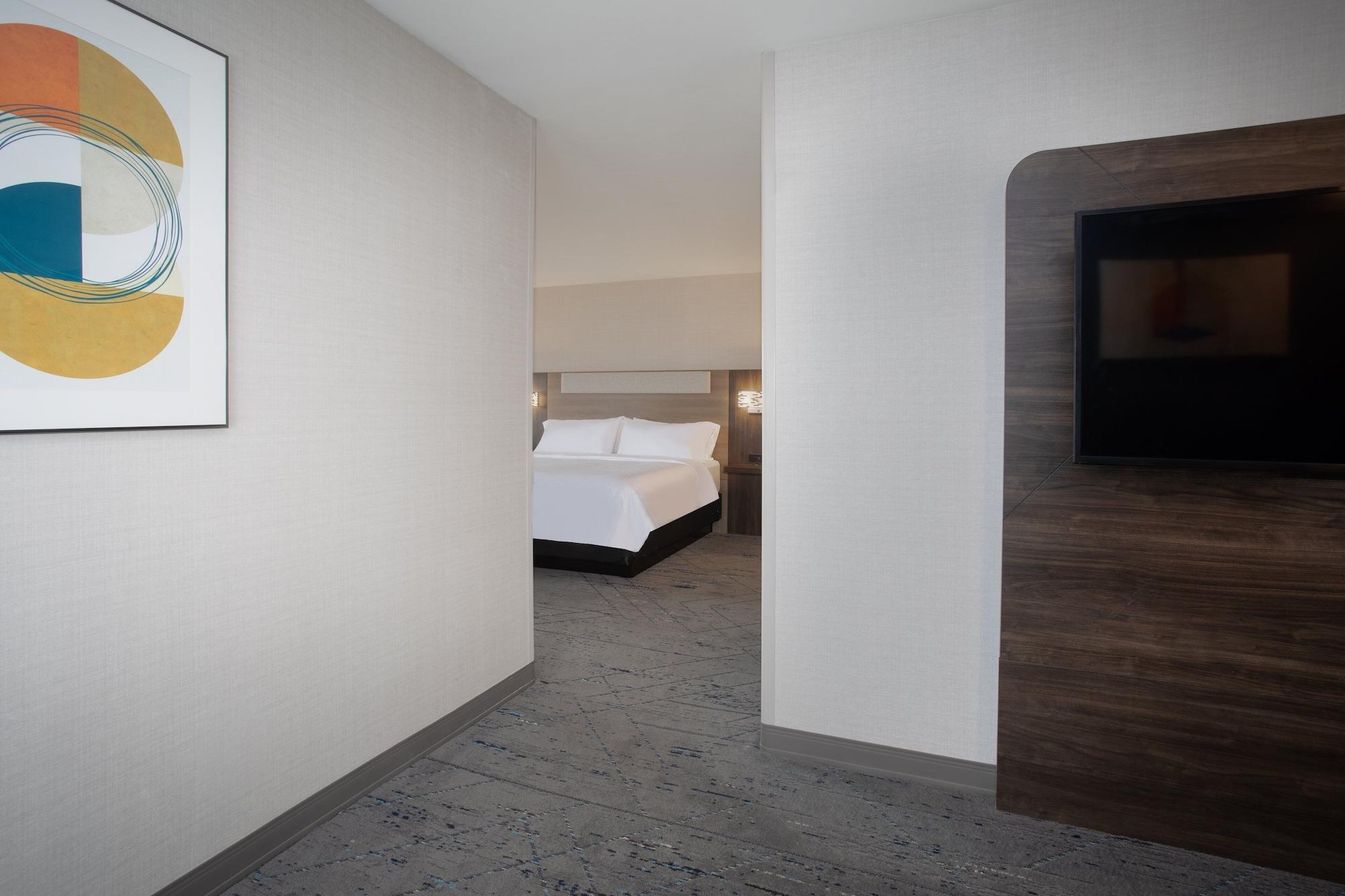 Express & By Ihg